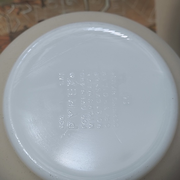 VINTAGE PYREX HOMESTEAD MIXING BOWLS 402 & 403 - Picture 2 of 9